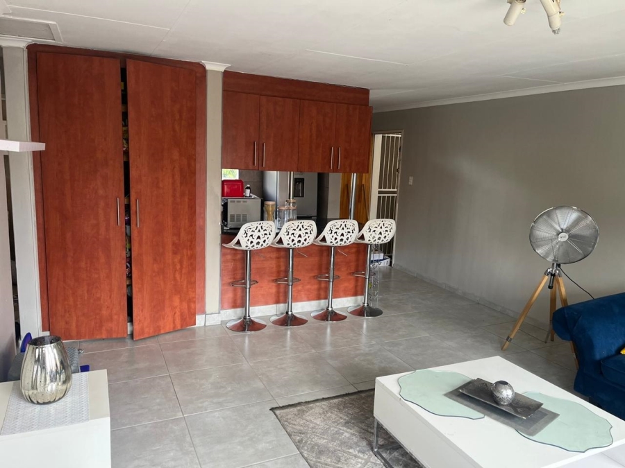 2 Bedroom Property for Sale in Verwoerdpark Gauteng