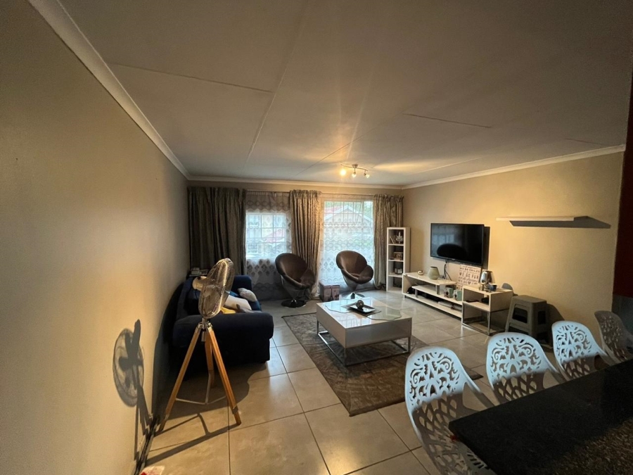 2 Bedroom Property for Sale in Verwoerdpark Gauteng