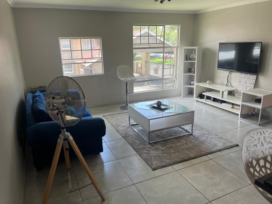 2 Bedroom Property for Sale in Verwoerdpark Gauteng