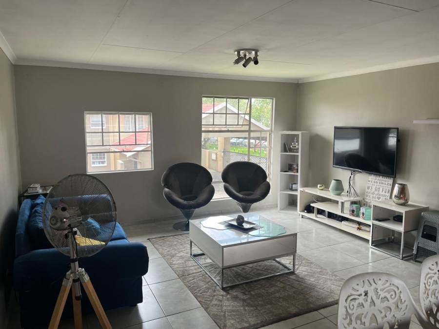 2 Bedroom Property for Sale in Verwoerdpark Gauteng