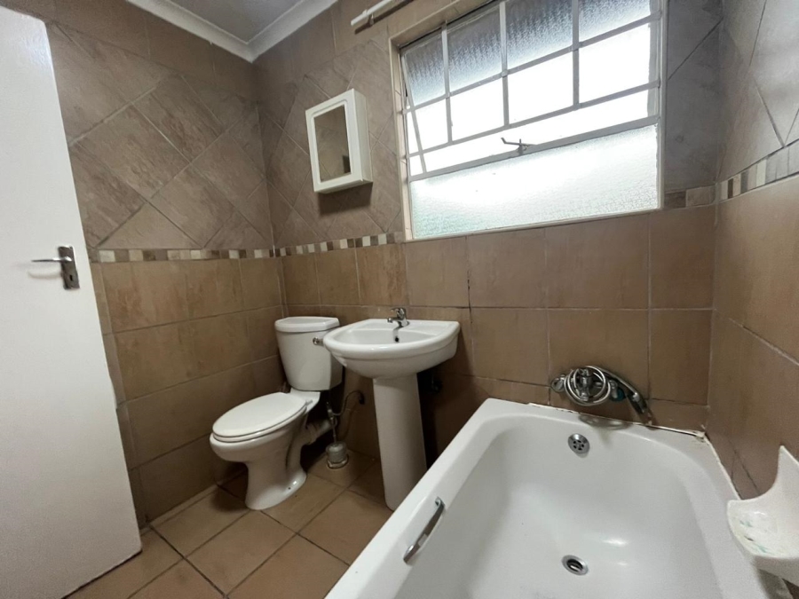 2 Bedroom Property for Sale in Verwoerdpark Gauteng