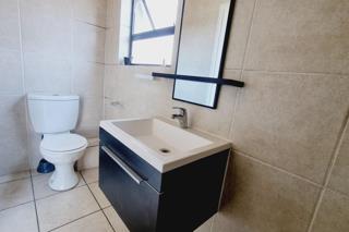 2 Bedroom Property for Sale in Greenstone Gate Gauteng