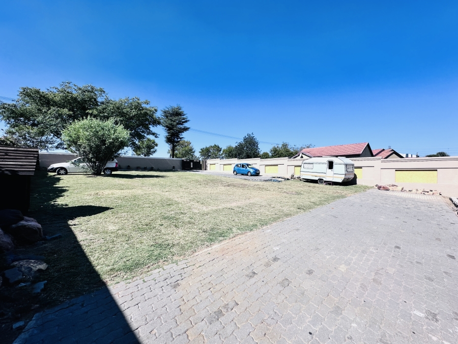 4 Bedroom Property for Sale in Gosforth Park Gauteng