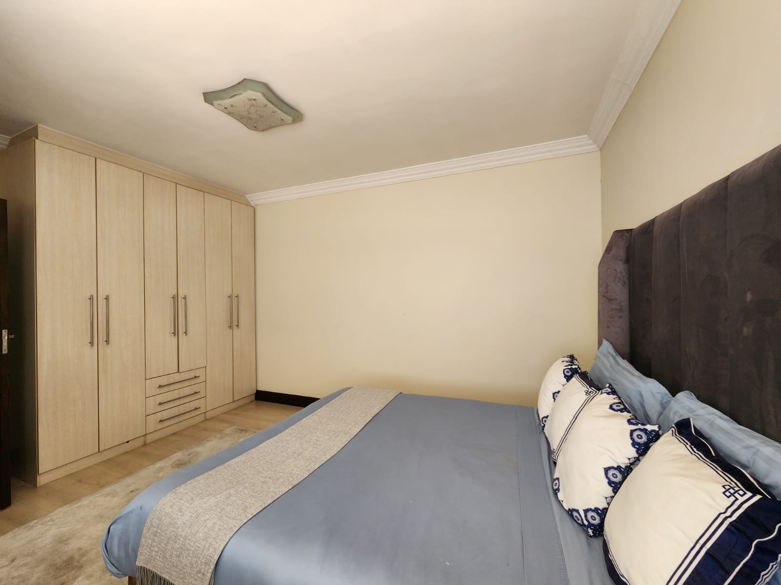 6 Bedroom Property for Sale in Helderwyk Gauteng