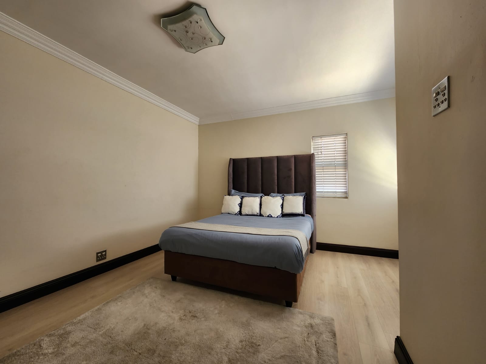6 Bedroom Property for Sale in Helderwyk Gauteng