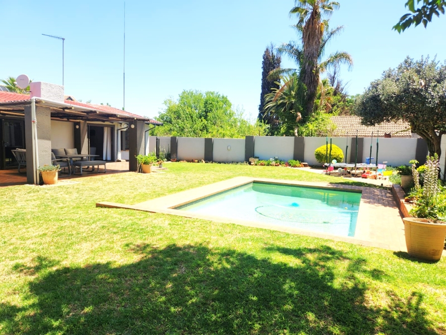 4 Bedroom Property for Sale in Doringkloof Gauteng