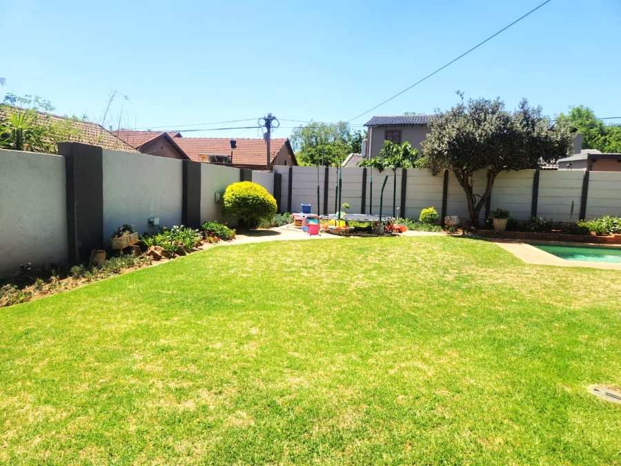 4 Bedroom Property for Sale in Doringkloof Gauteng