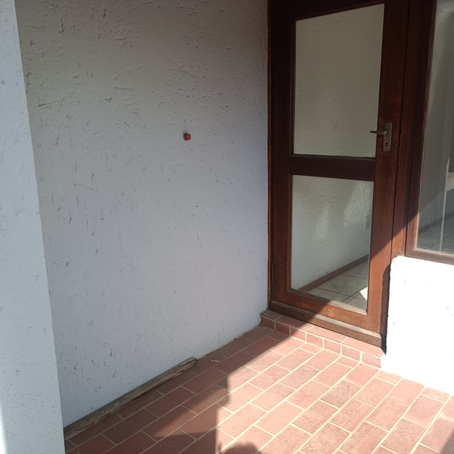 To Let 3 Bedroom Property for Rent in Victory Park Gauteng