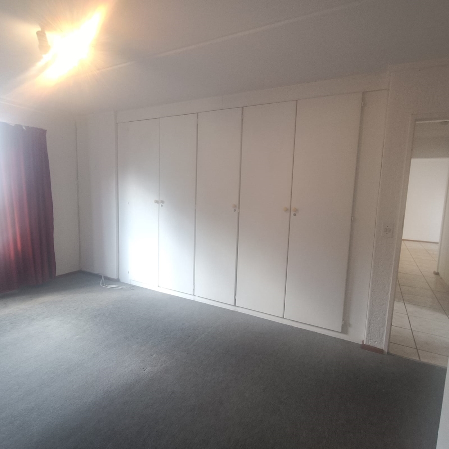 To Let 3 Bedroom Property for Rent in Victory Park Gauteng