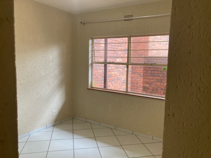 To Let 2 Bedroom Property for Rent in Windsor East Gauteng