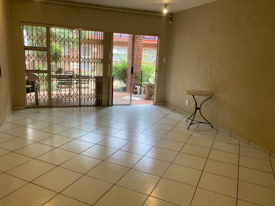 To Let 2 Bedroom Property for Rent in Windsor East Gauteng