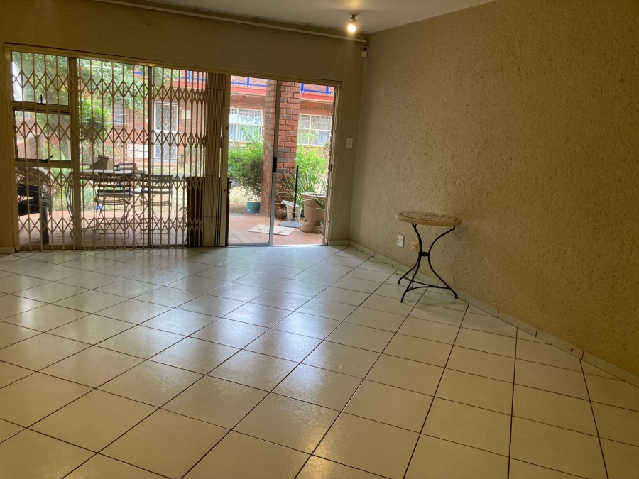 To Let 2 Bedroom Property for Rent in Windsor East Gauteng