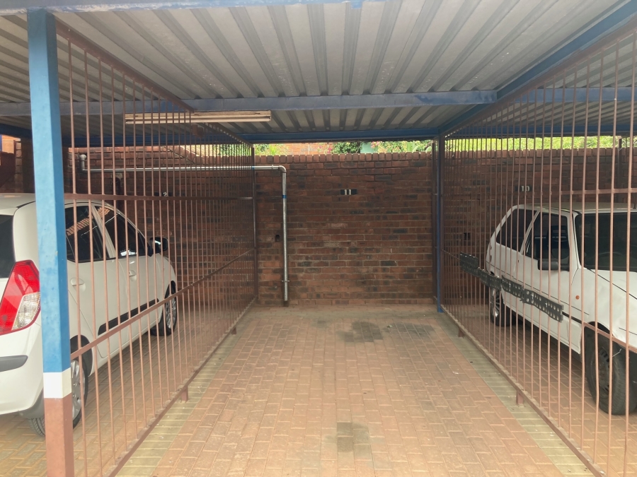 To Let 2 Bedroom Property for Rent in Windsor East Gauteng