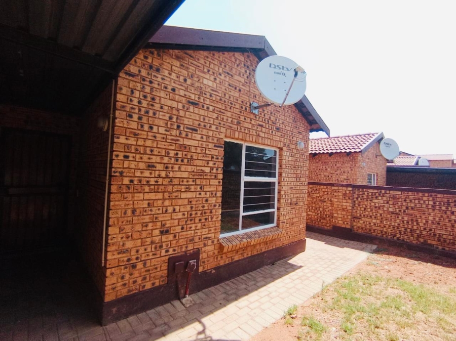 2 Bedroom Property for Sale in Honeypark Gauteng