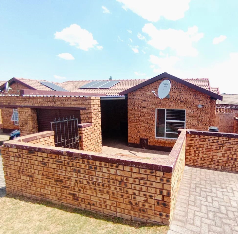 2 Bedroom Property for Sale in Honeypark Gauteng