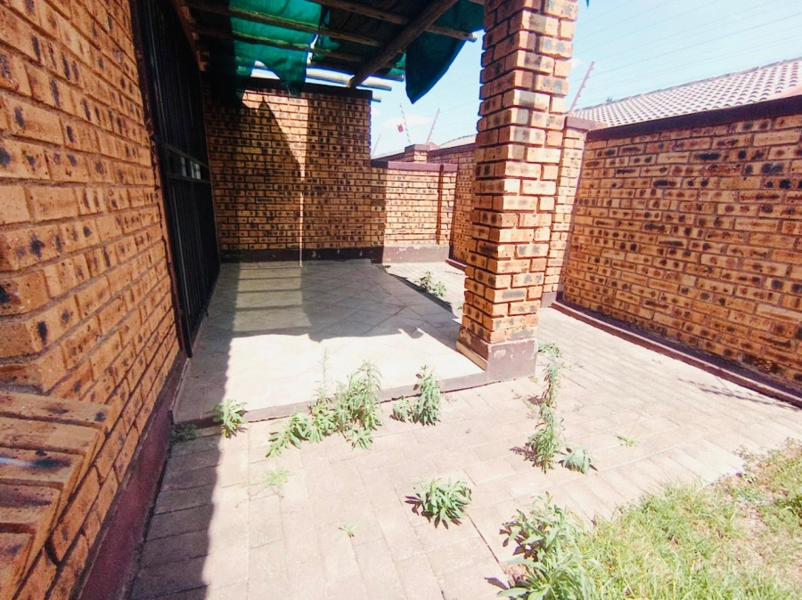 2 Bedroom Property for Sale in Honeypark Gauteng