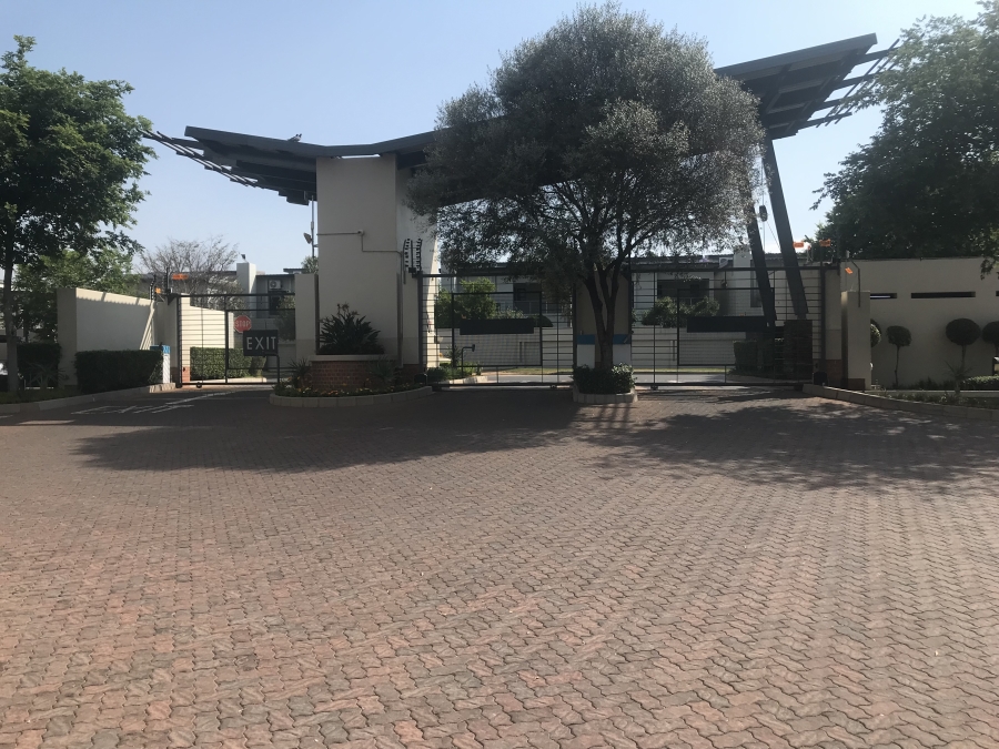 To Let 2 Bedroom Property for Rent in Lonehill Gauteng