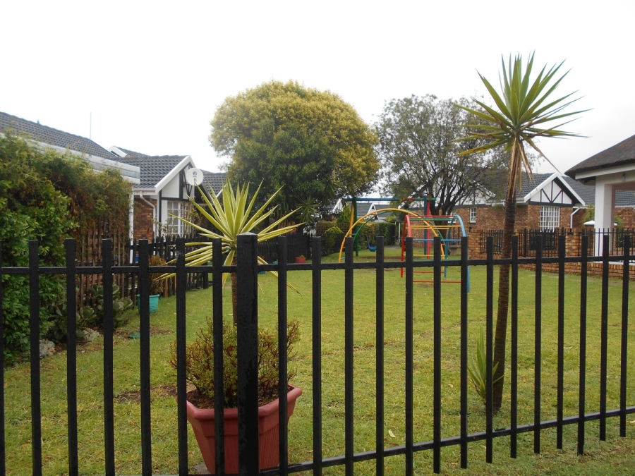 To Let 2 Bedroom Property for Rent in Beyers Park Gauteng