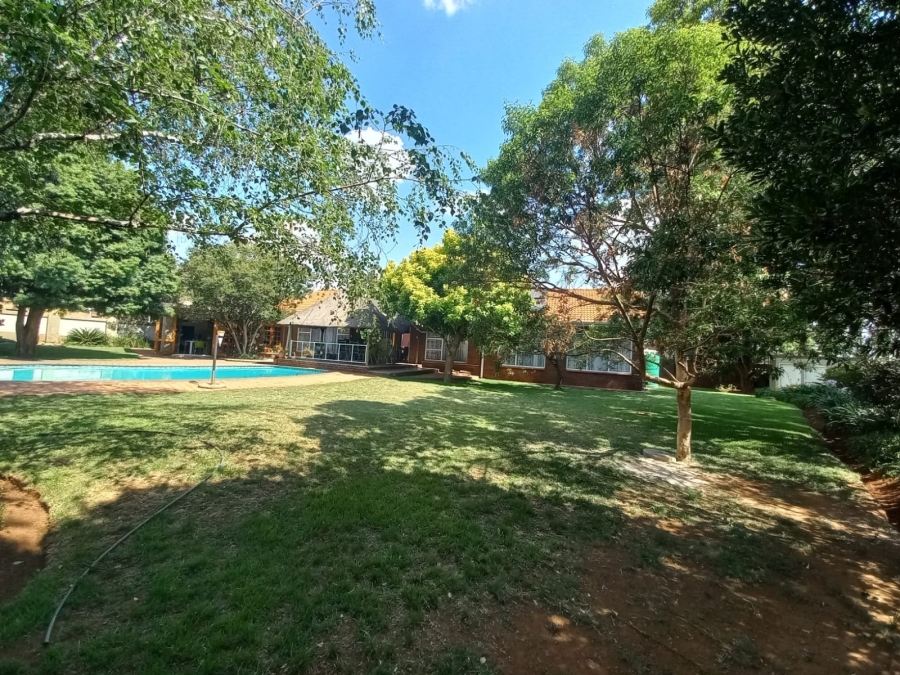 5 Bedroom Property for Sale in Kenleaf Gauteng