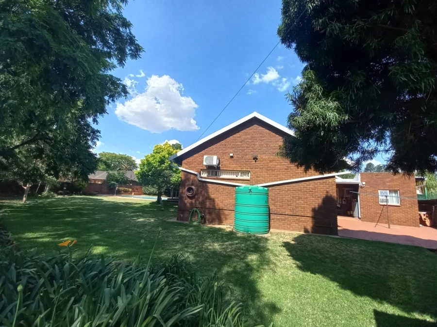 5 Bedroom Property for Sale in Kenleaf Gauteng