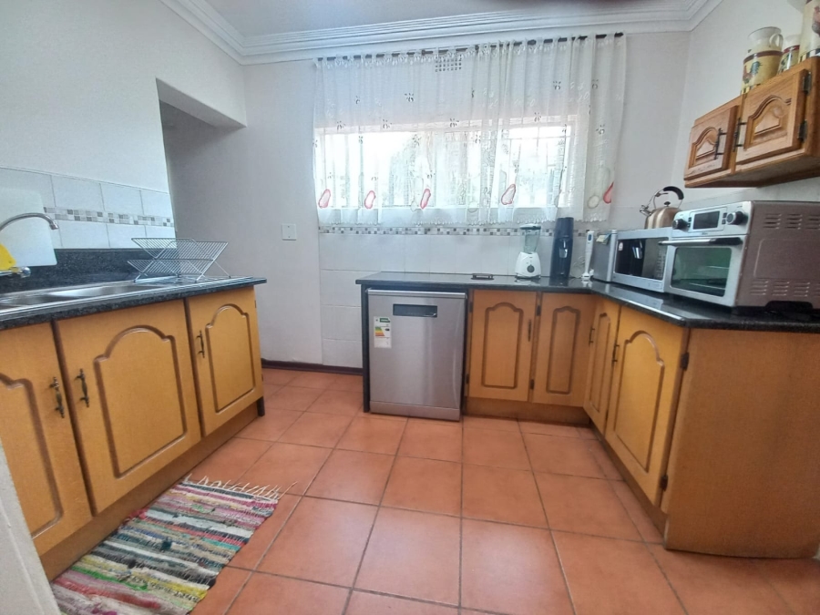 5 Bedroom Property for Sale in Kenleaf Gauteng