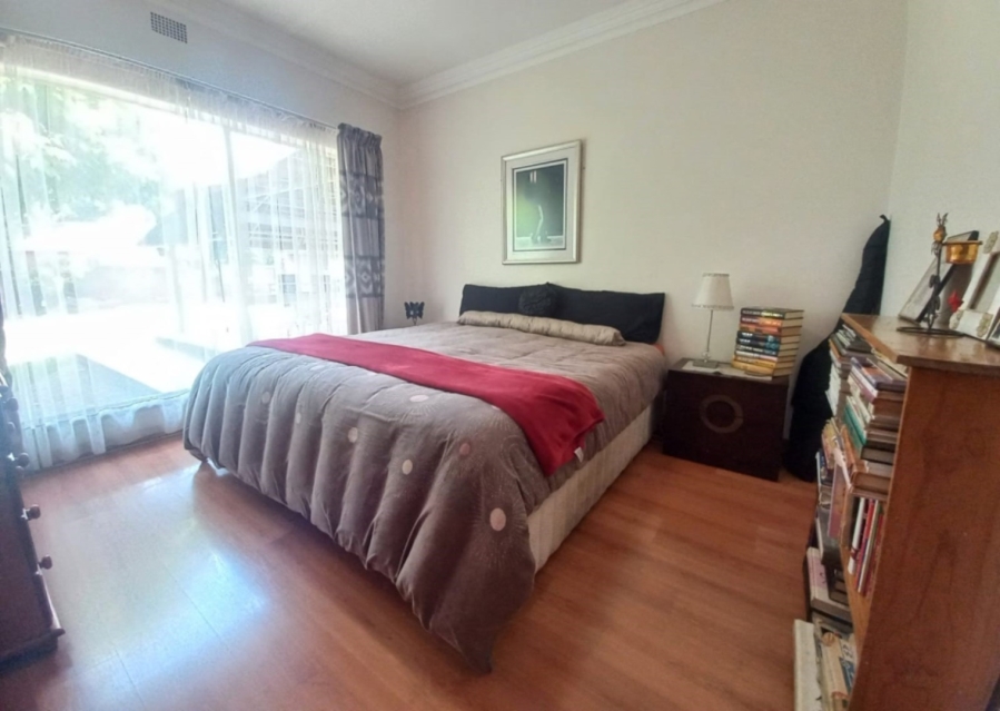 5 Bedroom Property for Sale in Kenleaf Gauteng