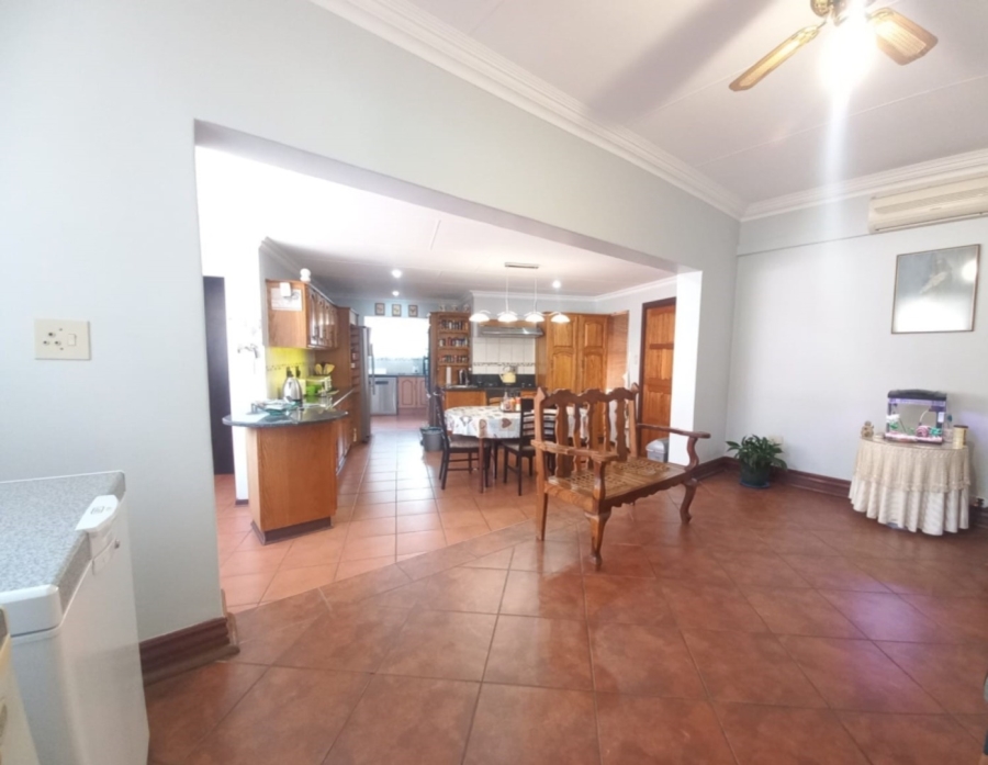 5 Bedroom Property for Sale in Kenleaf Gauteng