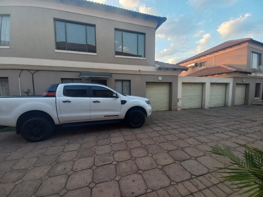 3 Bedroom Property for Sale in Sonneveld Gauteng