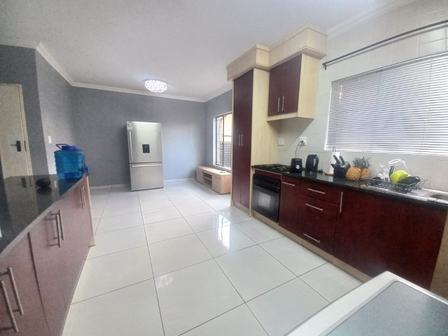 3 Bedroom Property for Sale in Sonneveld Gauteng