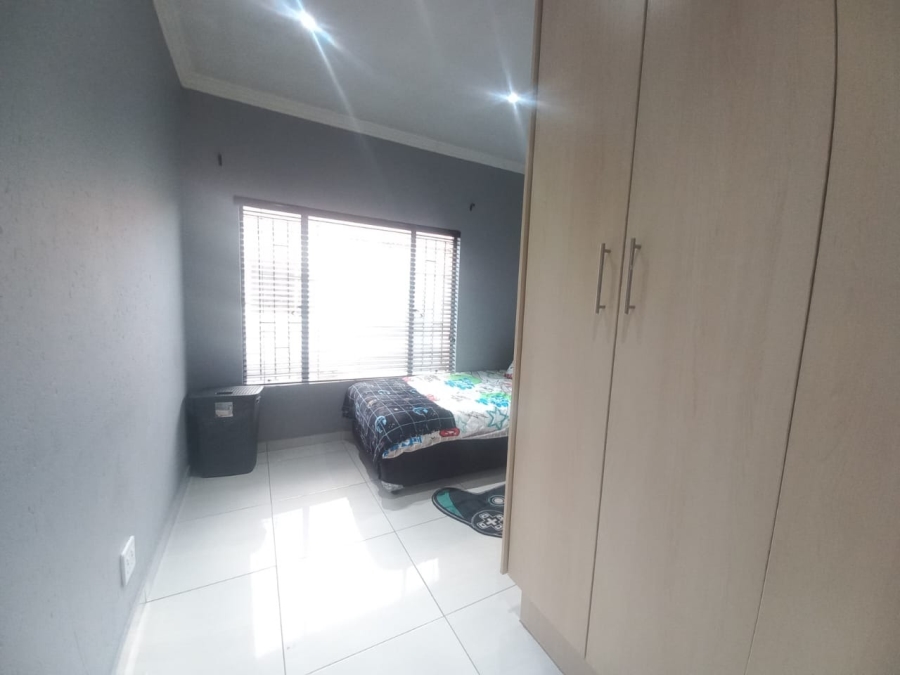 3 Bedroom Property for Sale in Sonneveld Gauteng