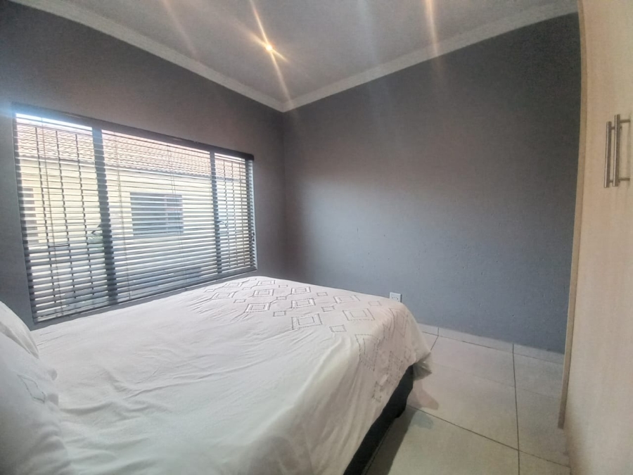 3 Bedroom Property for Sale in Sonneveld Gauteng