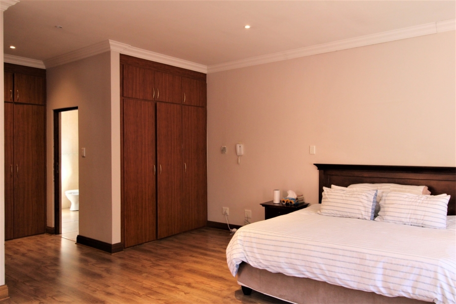 To Let 5 Bedroom Property for Rent in Bryanston Gauteng