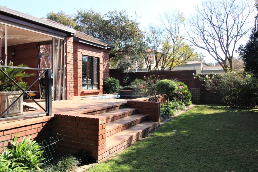 To Let 5 Bedroom Property for Rent in Bryanston Gauteng