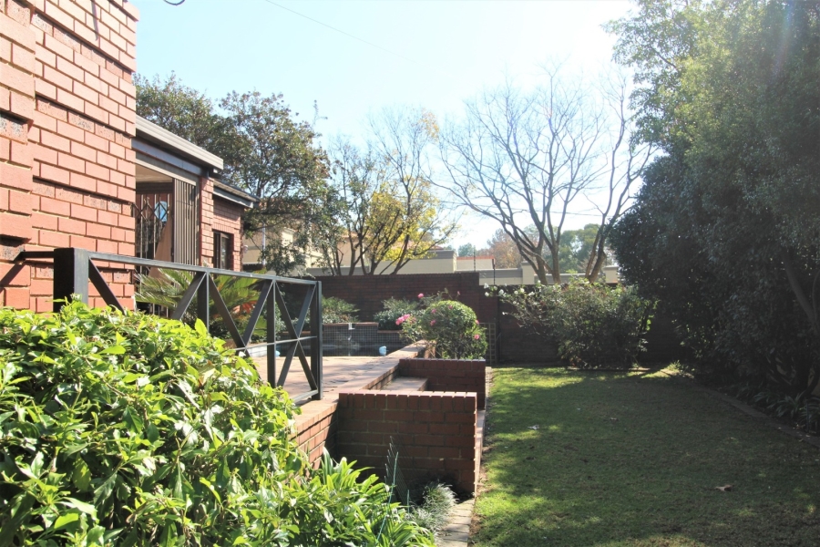 To Let 5 Bedroom Property for Rent in Bryanston Gauteng