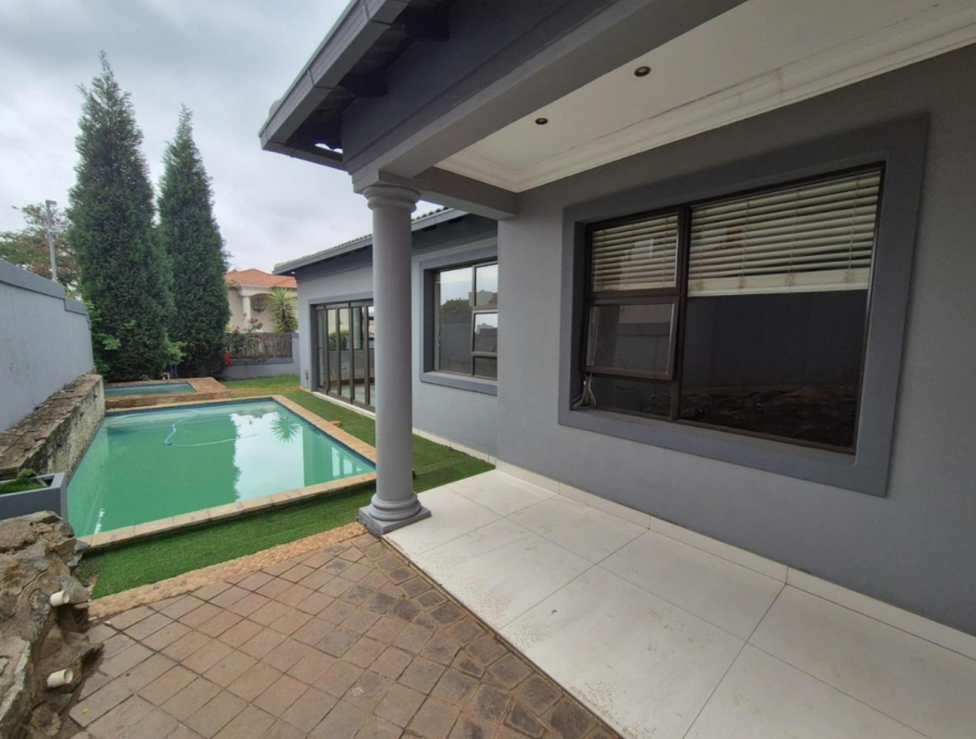 3 Bedroom Property for Sale in Greenstone Hill Gauteng