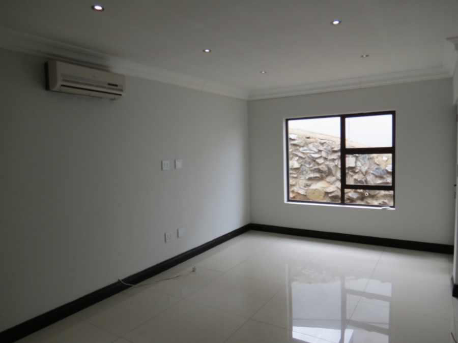 3 Bedroom Property for Sale in Greenstone Hill Gauteng