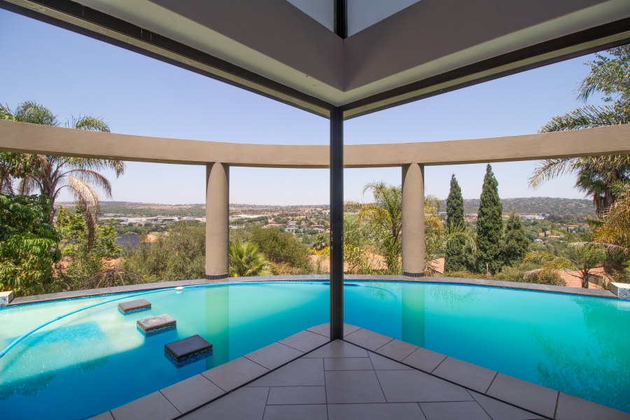 6 Bedroom Property for Sale in Woodhill Estate Gauteng