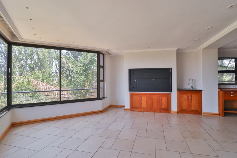 6 Bedroom Property for Sale in Woodhill Estate Gauteng