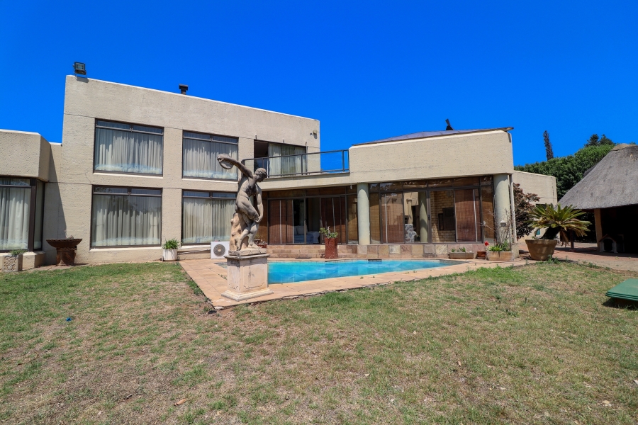 6 Bedroom Property for Sale in Lochvaal Gauteng