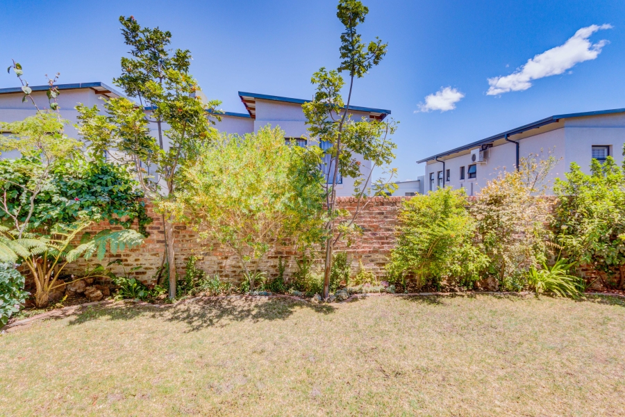 3 Bedroom Property for Sale in Crowthorne AH Gauteng