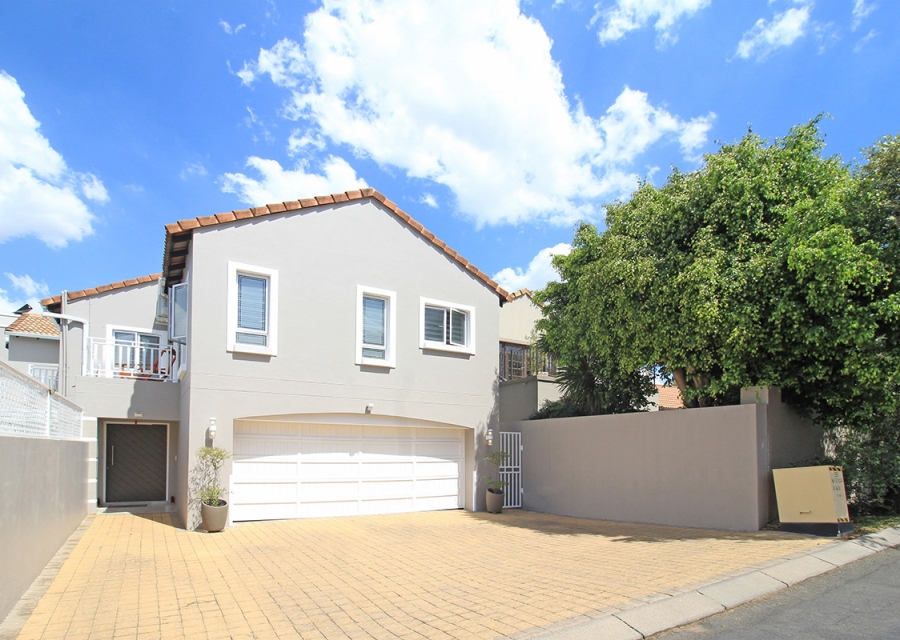 4 Bedroom Property for Sale in Broadacres Gauteng