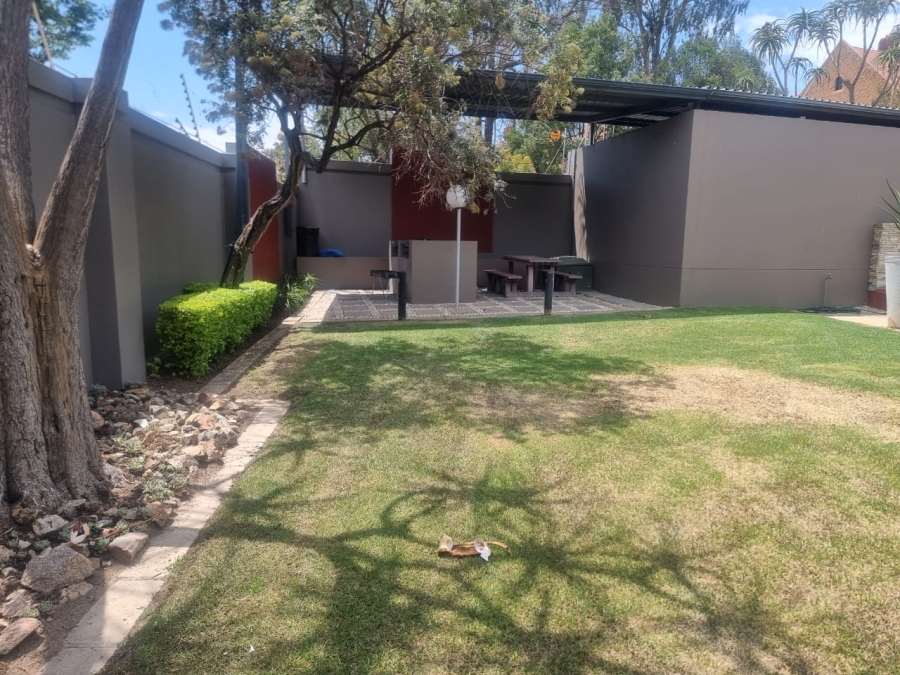 To Let 1 Bedroom Property for Rent in Sunninghill Gauteng