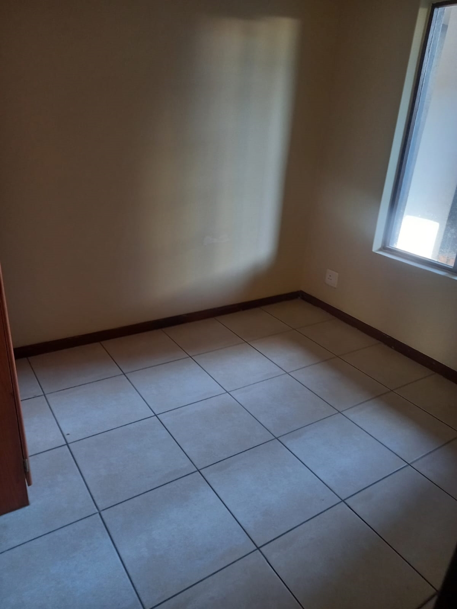 To Let 2 Bedroom Property for Rent in Noordwyk Gauteng