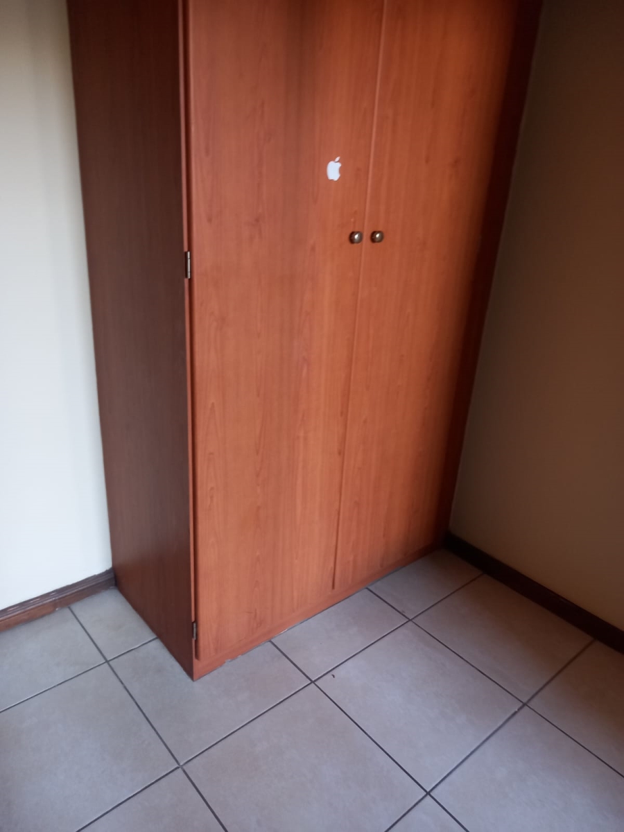 To Let 2 Bedroom Property for Rent in Noordwyk Gauteng