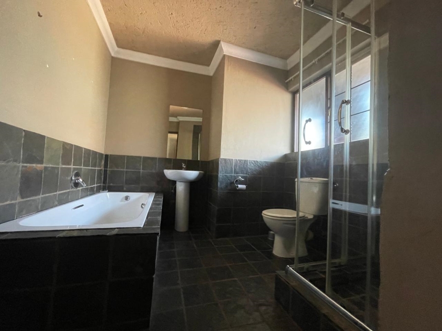 To Let 2 Bedroom Property for Rent in Noordwyk Gauteng