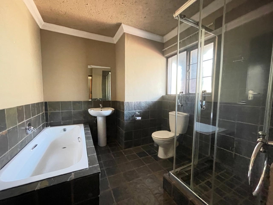 To Let 2 Bedroom Property for Rent in Noordwyk Gauteng