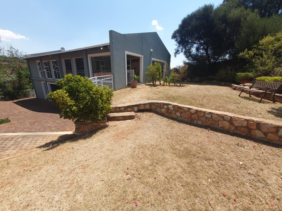 To Let 2 Bedroom Property for Rent in Wilro Park Gauteng