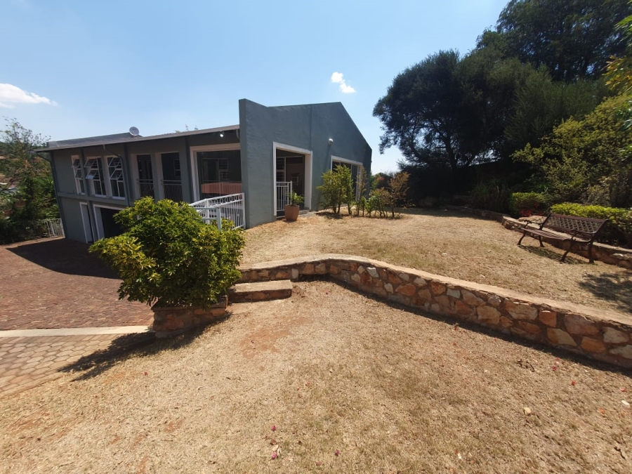 To Let 2 Bedroom Property for Rent in Wilro Park Gauteng