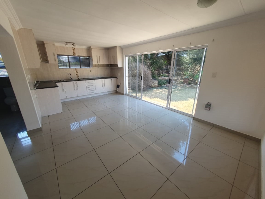 To Let 2 Bedroom Property for Rent in Wilro Park Gauteng