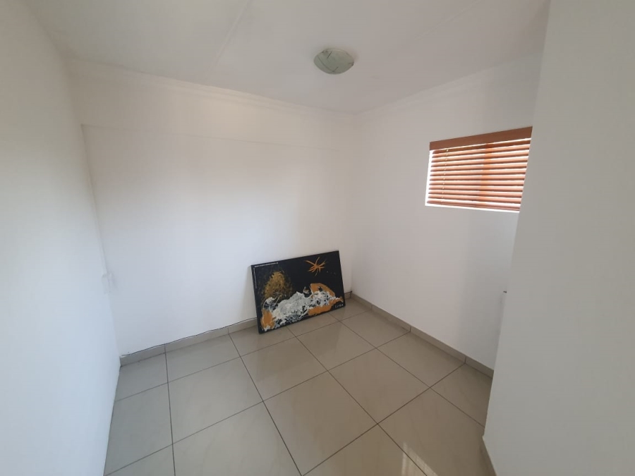 To Let 2 Bedroom Property for Rent in Wilro Park Gauteng